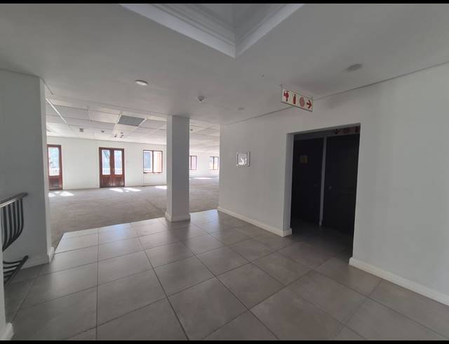 1,315M² OFFICE TO LET IN SANDTON CENTRAL